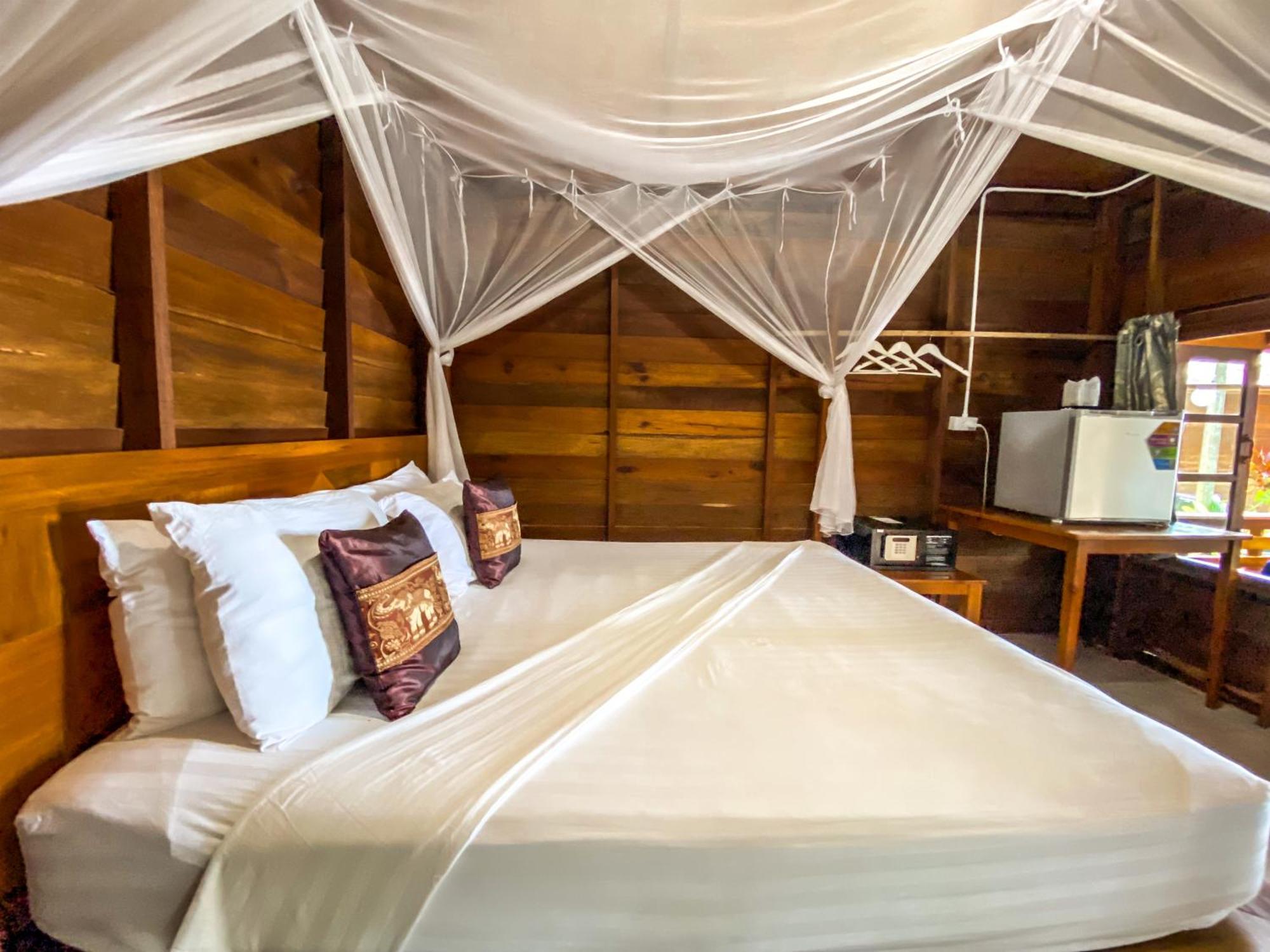 SeaBreeze Deluxe Bungalow