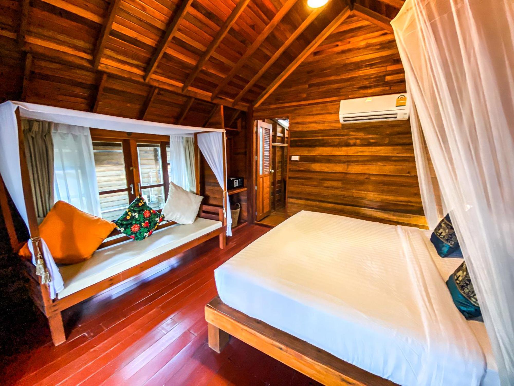 Premium Garden Bungalow