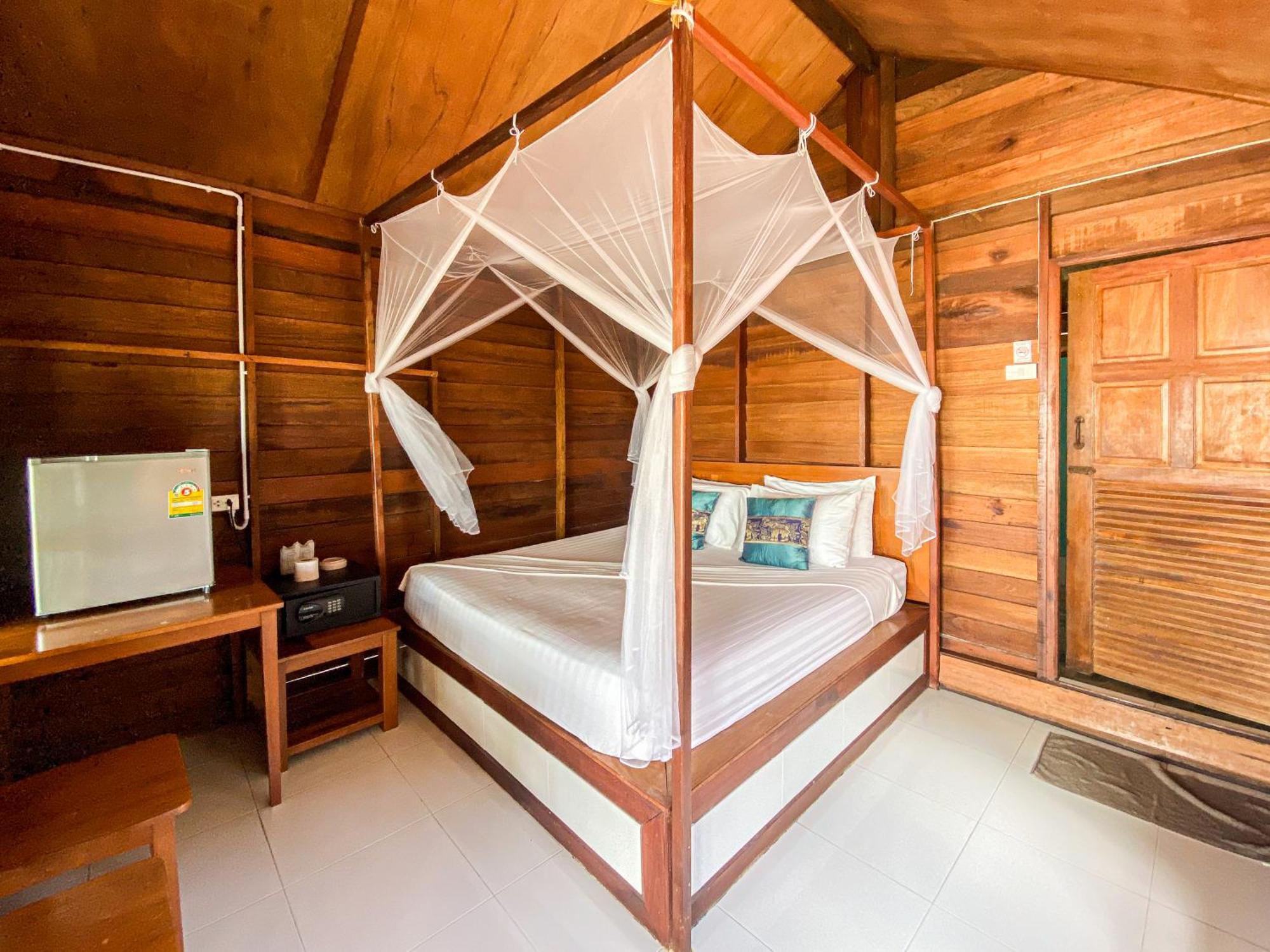 Beachfront Deluxe Bungalow