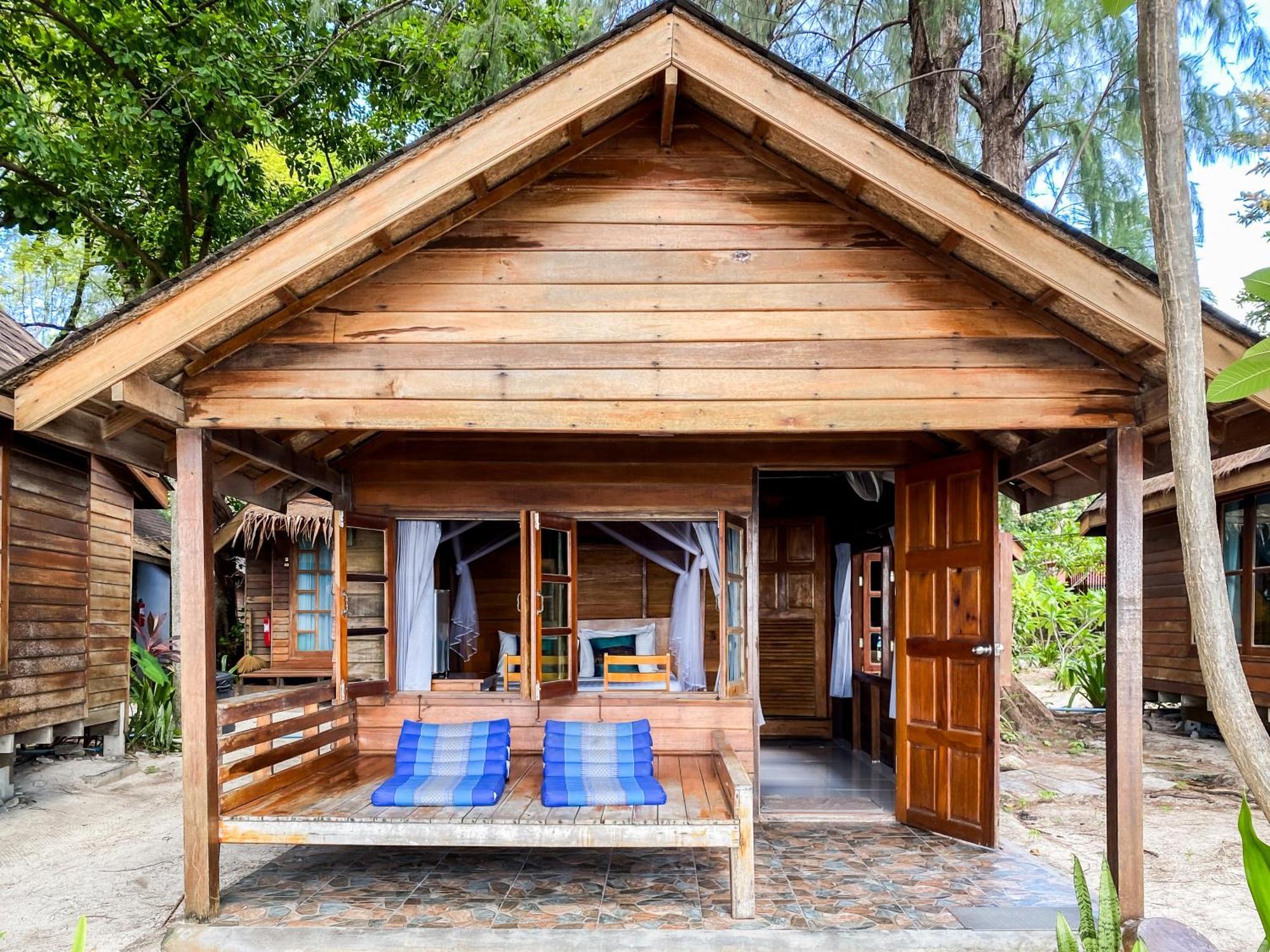 Beachfront Deluxe Bungalow