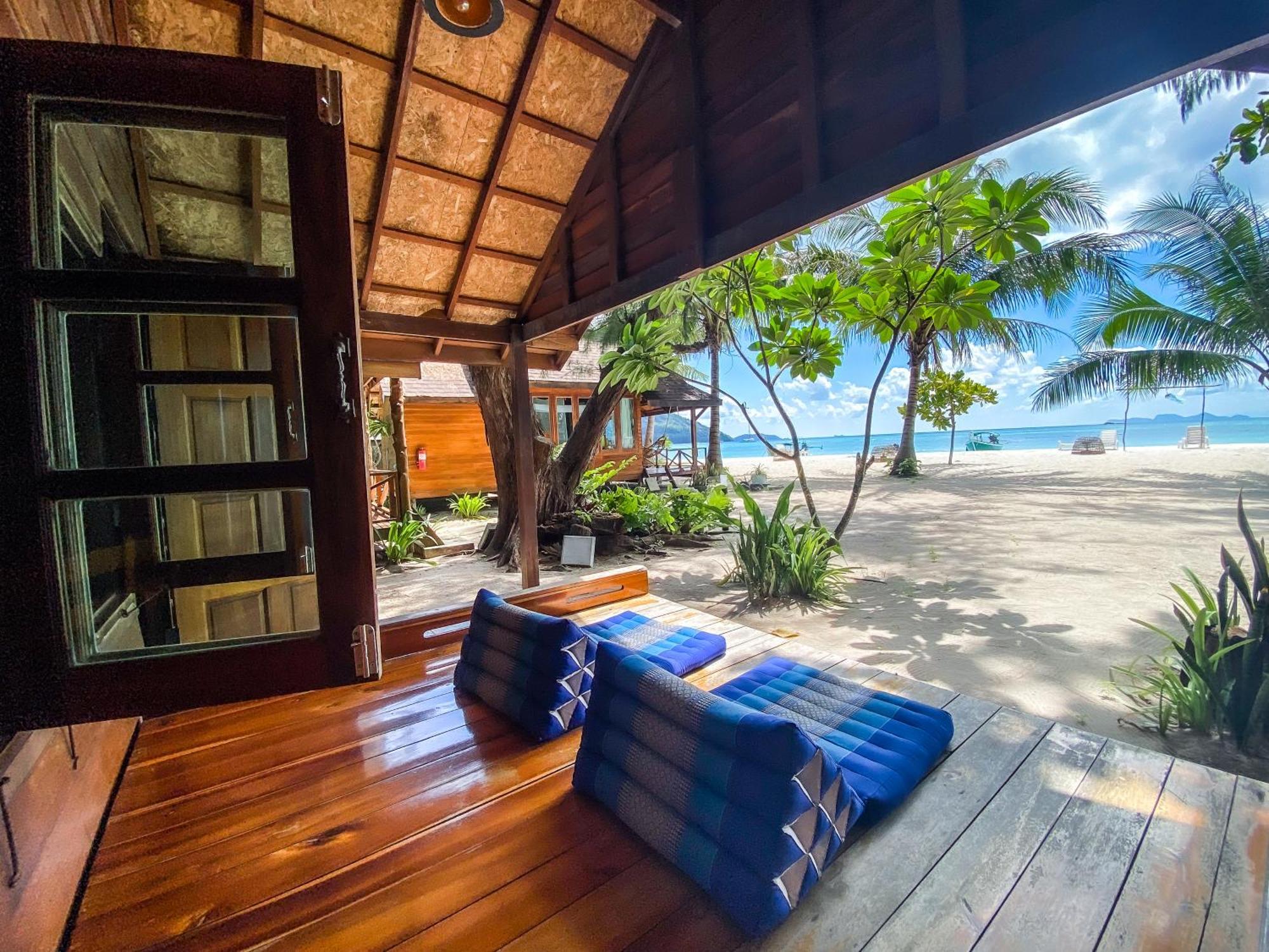 Beachfront Deluxe Bungalow