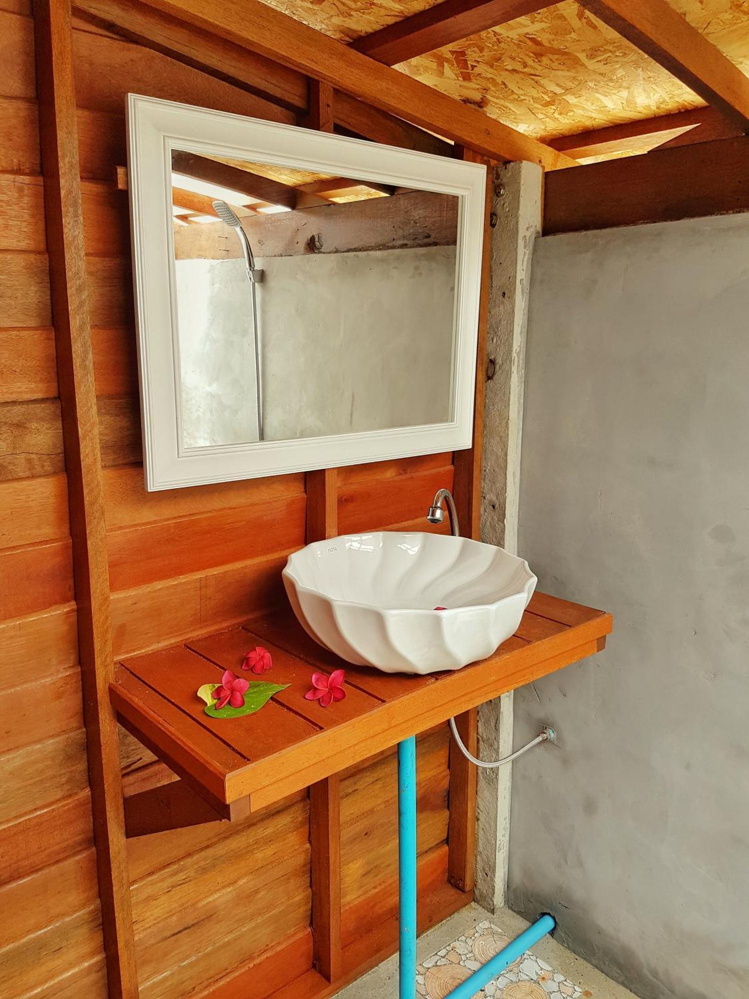 Garden Room Fan-No Hot Shower