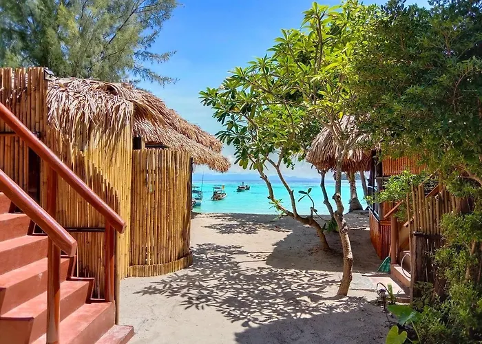 Sea To Moon Lipe